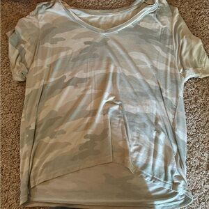 american eagle short sleeve. size x small. fits up to medium